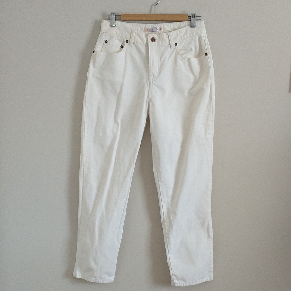 Bill Blass Women's Cream Easy Fit White Jeans. Size/8P